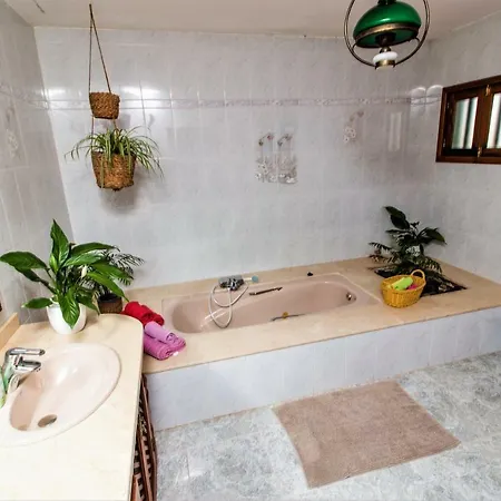 Casa Nora Güime
